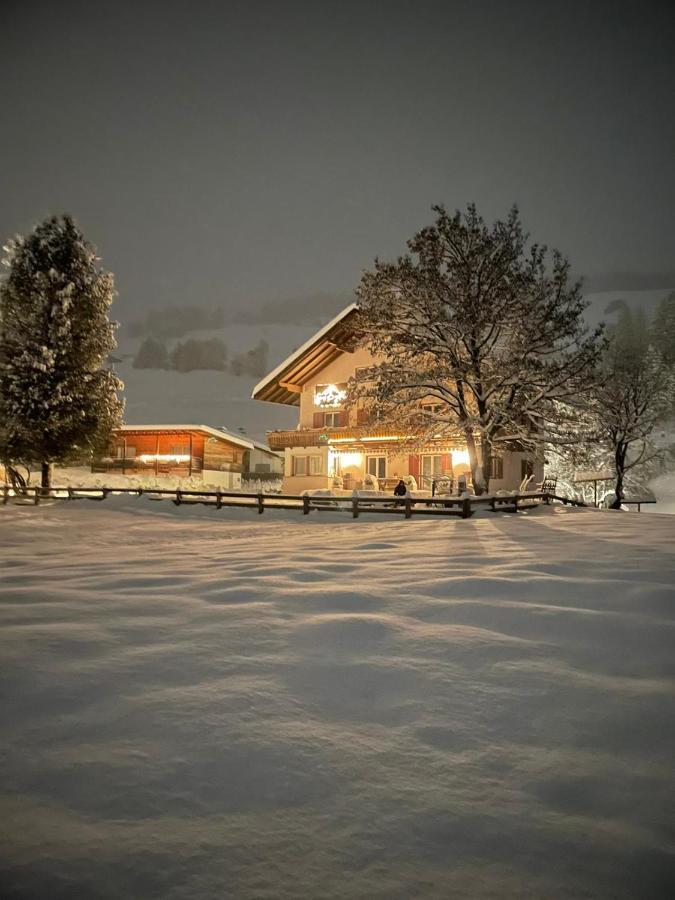Hotel Garni Bergblick Braies  Esterno foto