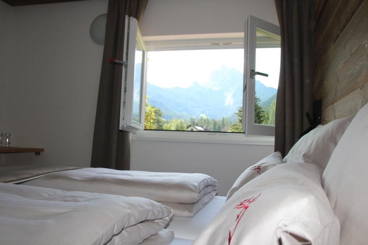 Hotel Garni Bergblick Braies  Esterno foto