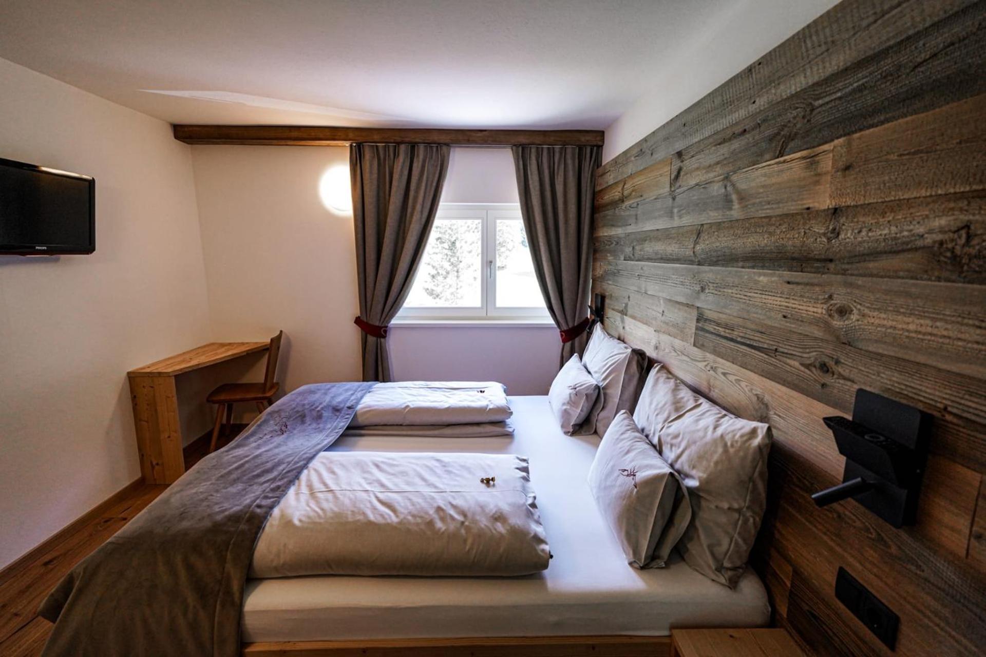 Hotel Garni Bergblick Braies  Esterno foto