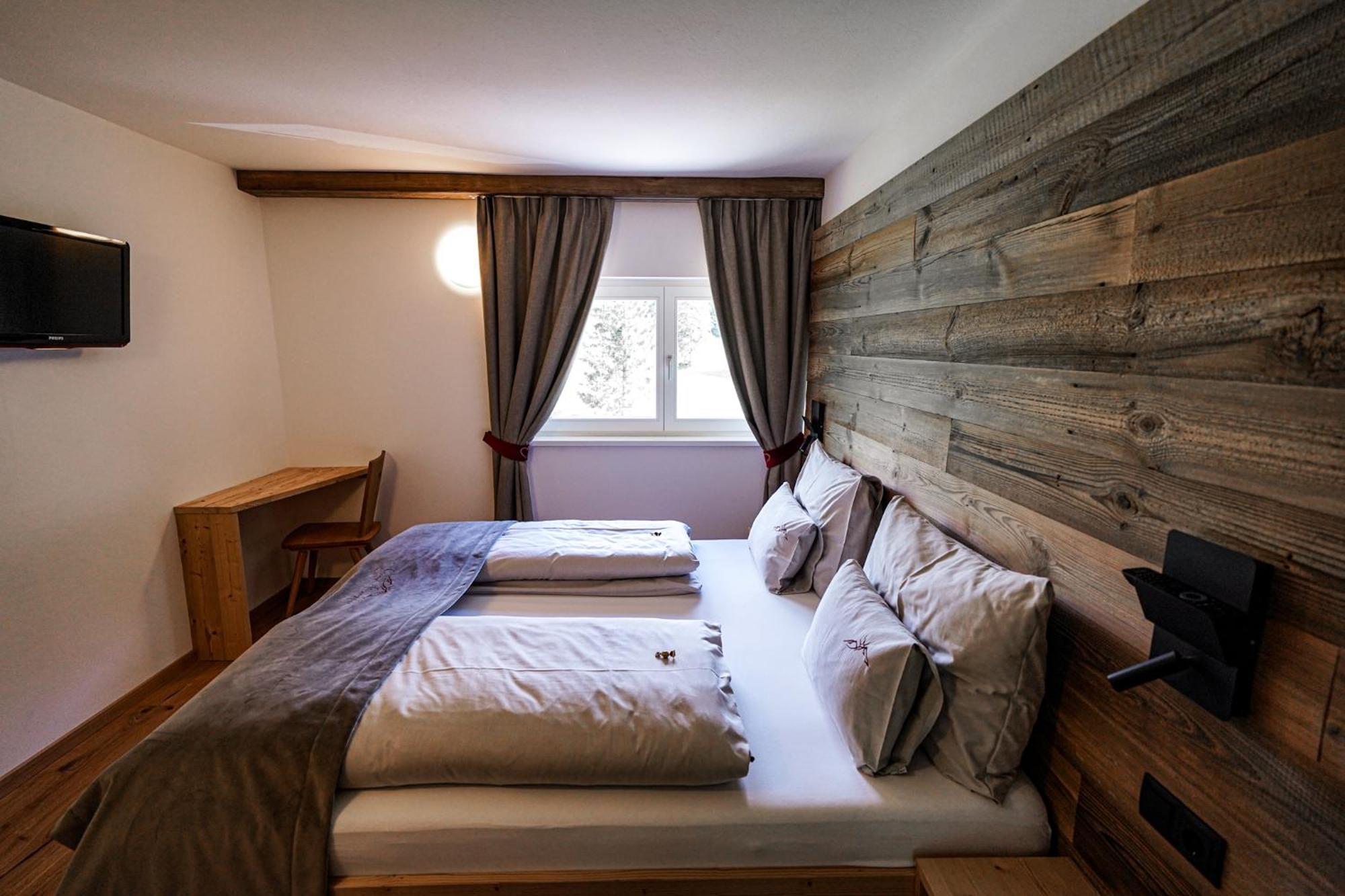 Hotel Garni Bergblick Braies  Esterno foto